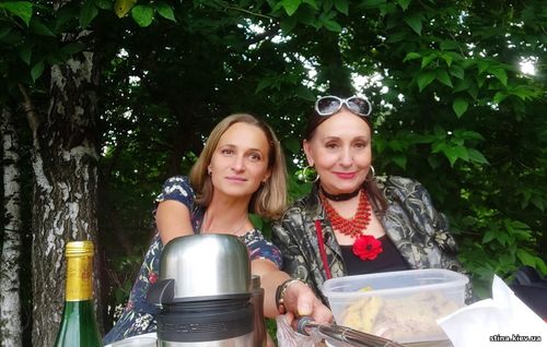 Анастасия Правдивец и Лариса Кадочникова